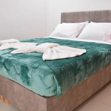 Thin Alos House חאניה