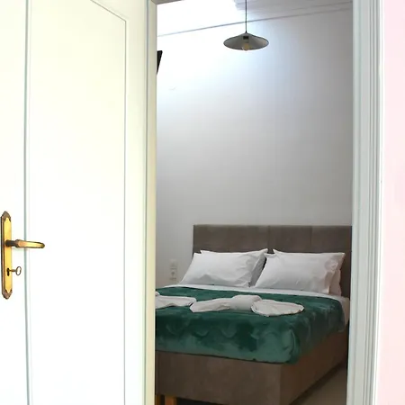 Thin Alós House *